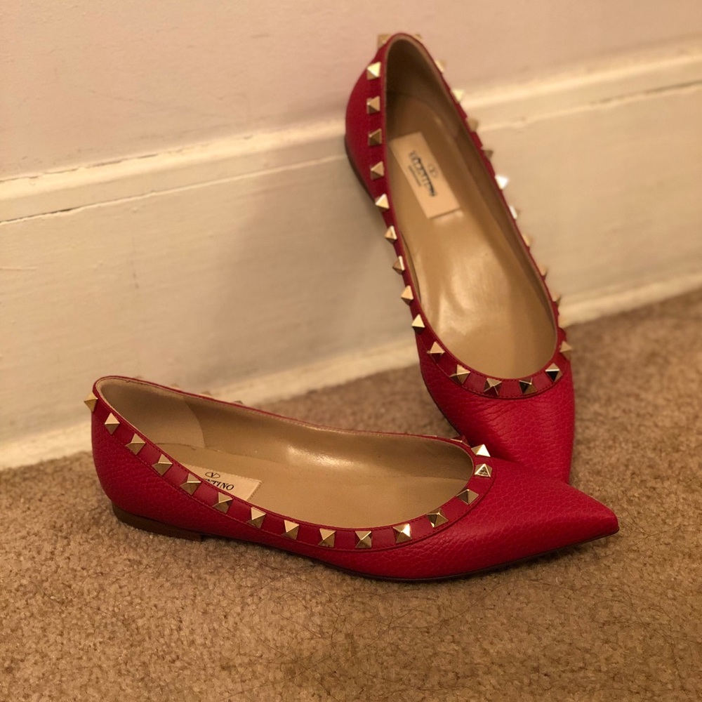Brand New in box Valentino rockstud flats